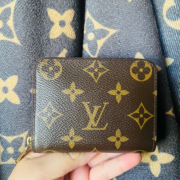 Louis Vuitton Zippy Coin Wallet - Picture 3 of 6